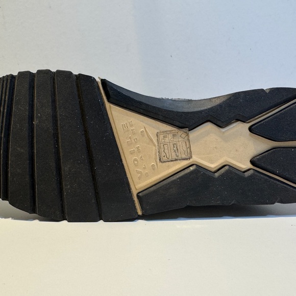 Voile Blanche Gray and Cream Women's Sneakers - Picture 7 of 8